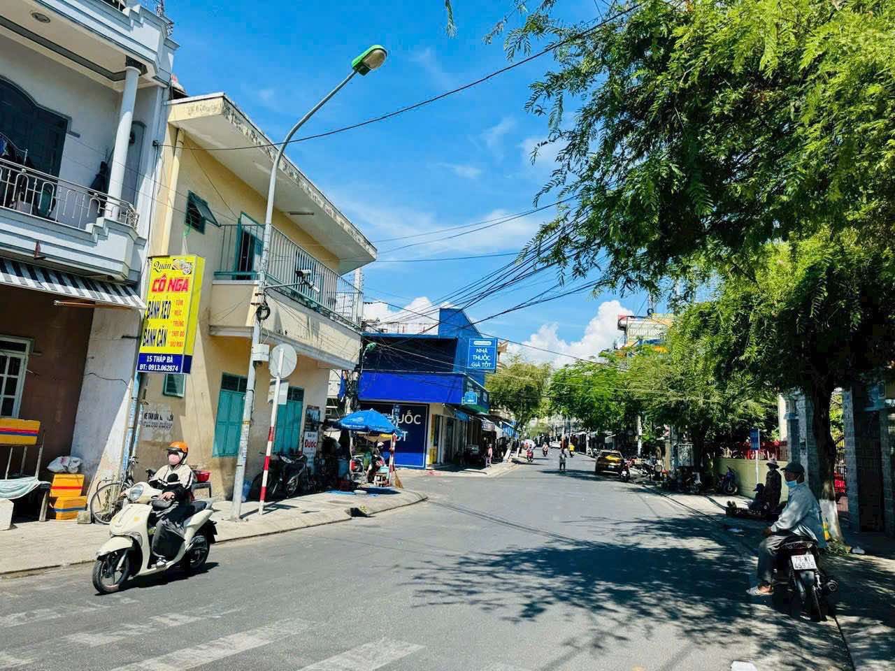 NHÀ TRUNG TÂM PHÍA BẮC GẦN BIỂN PHÙ HỢP KINH DOANH