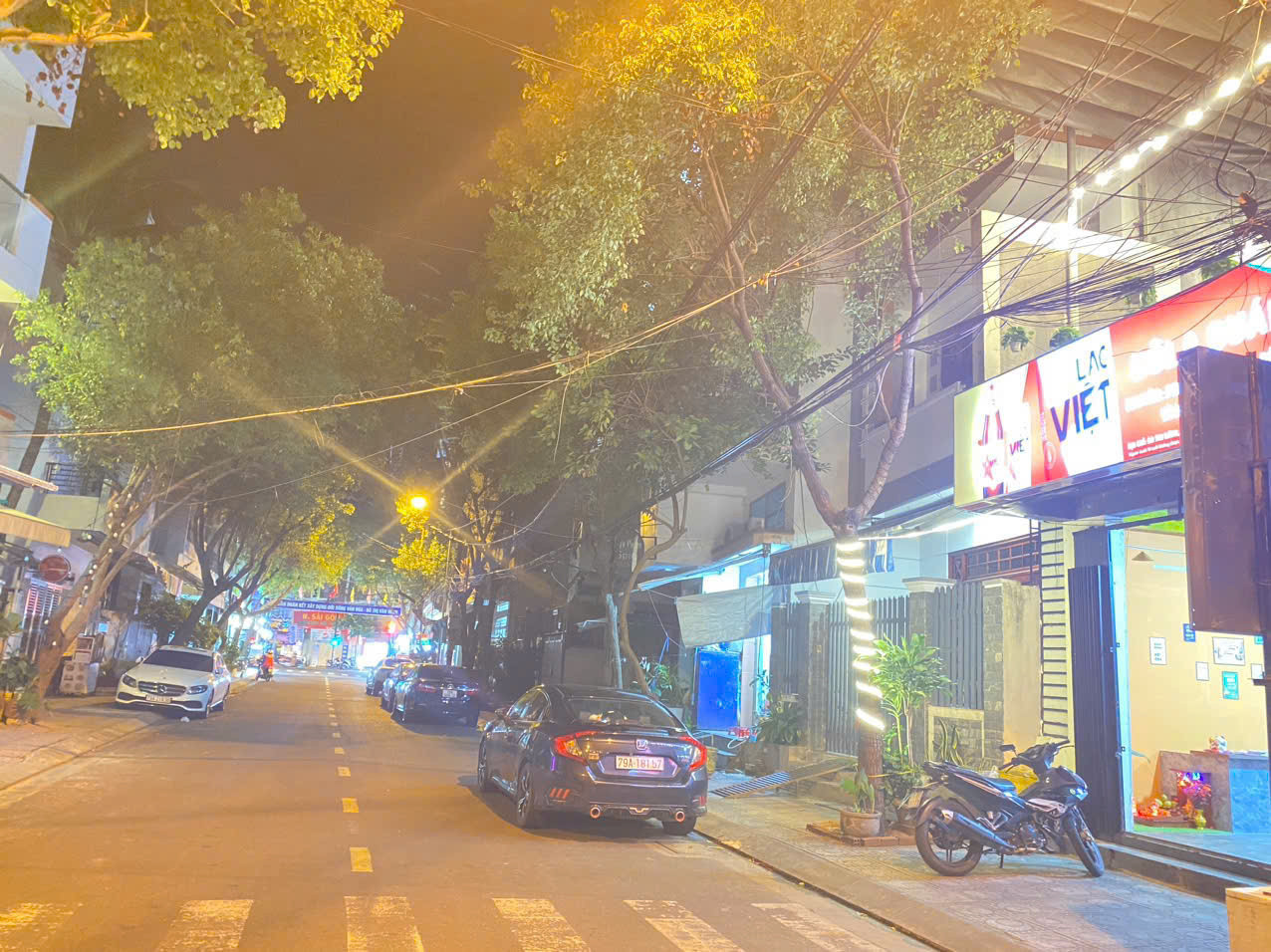 Bán nhà đường Thi Sách, Phước Hòa, giá 8,8 tỷ sở hữu căn nhà ngay trung tâm TP Biển Nha Trang