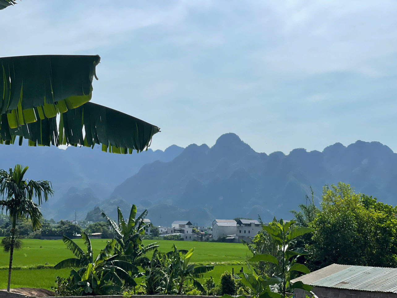ôi trời ko xem quá tiếc, 1000m view cực đẹp giá cực rẻ ngay suối khoáng thị trấn Bo Kim Bôi Hòa Bình
