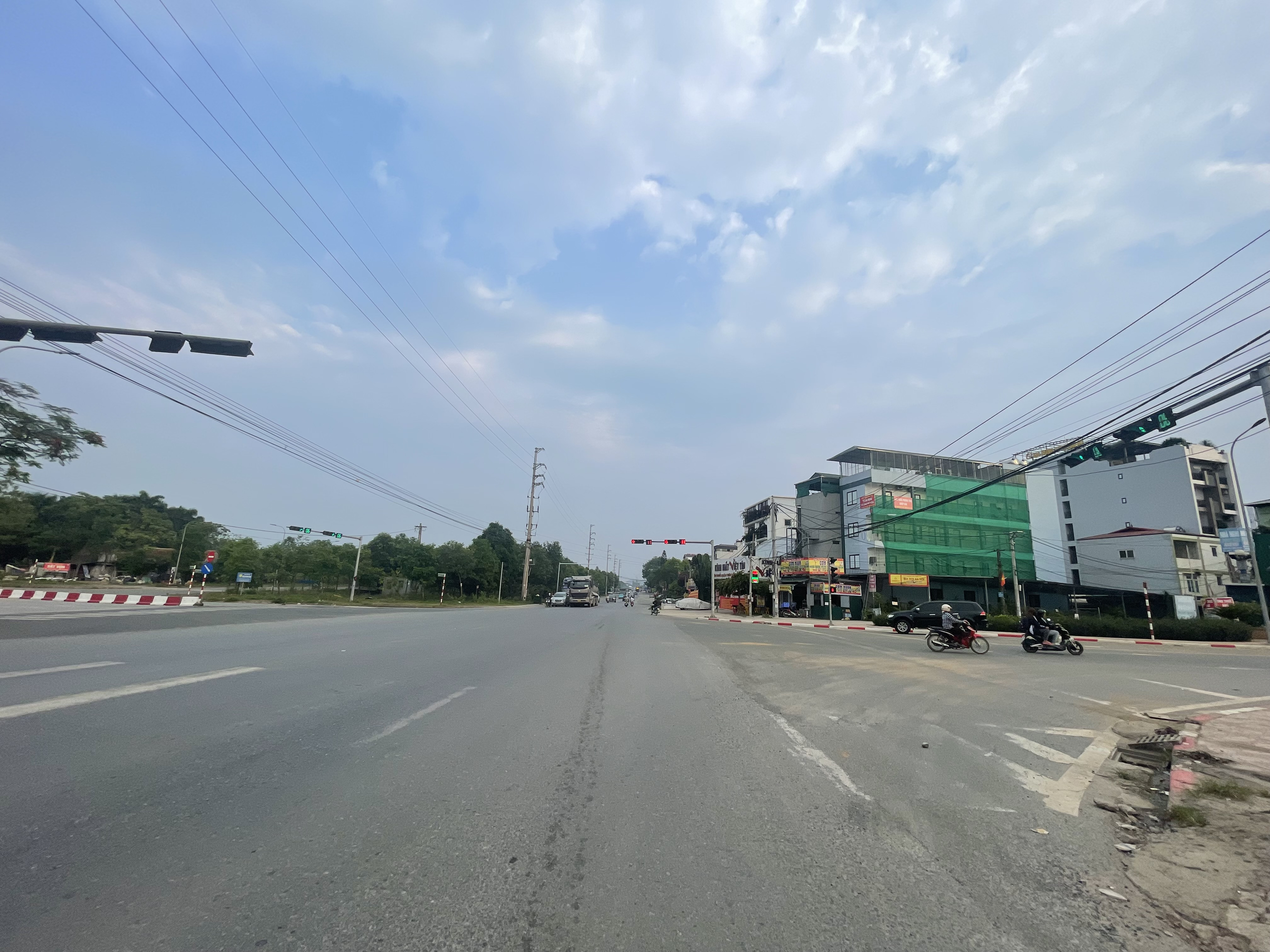 200m,TĐC ĐHQG, mặt tiền 8m,làn 2 đường đôi TĐC ĐHQG,giá chỉ nhỉnh 40tr/m