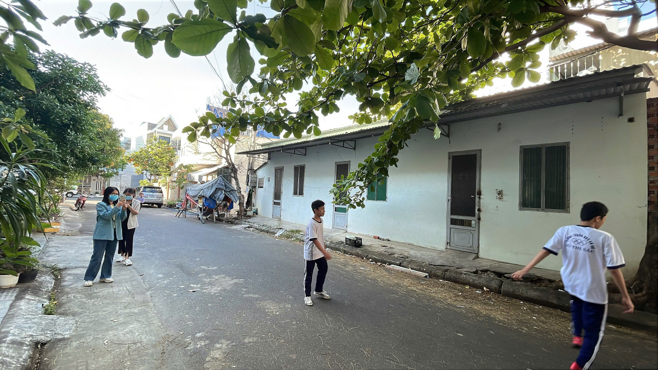 Căn góc dãy nhà trọ 3 phòng, Phường Phước Long TP Nha Trang, đường nhựa 12m, giá chỉ 2,3 tỷ. Không thể rẻ hơn