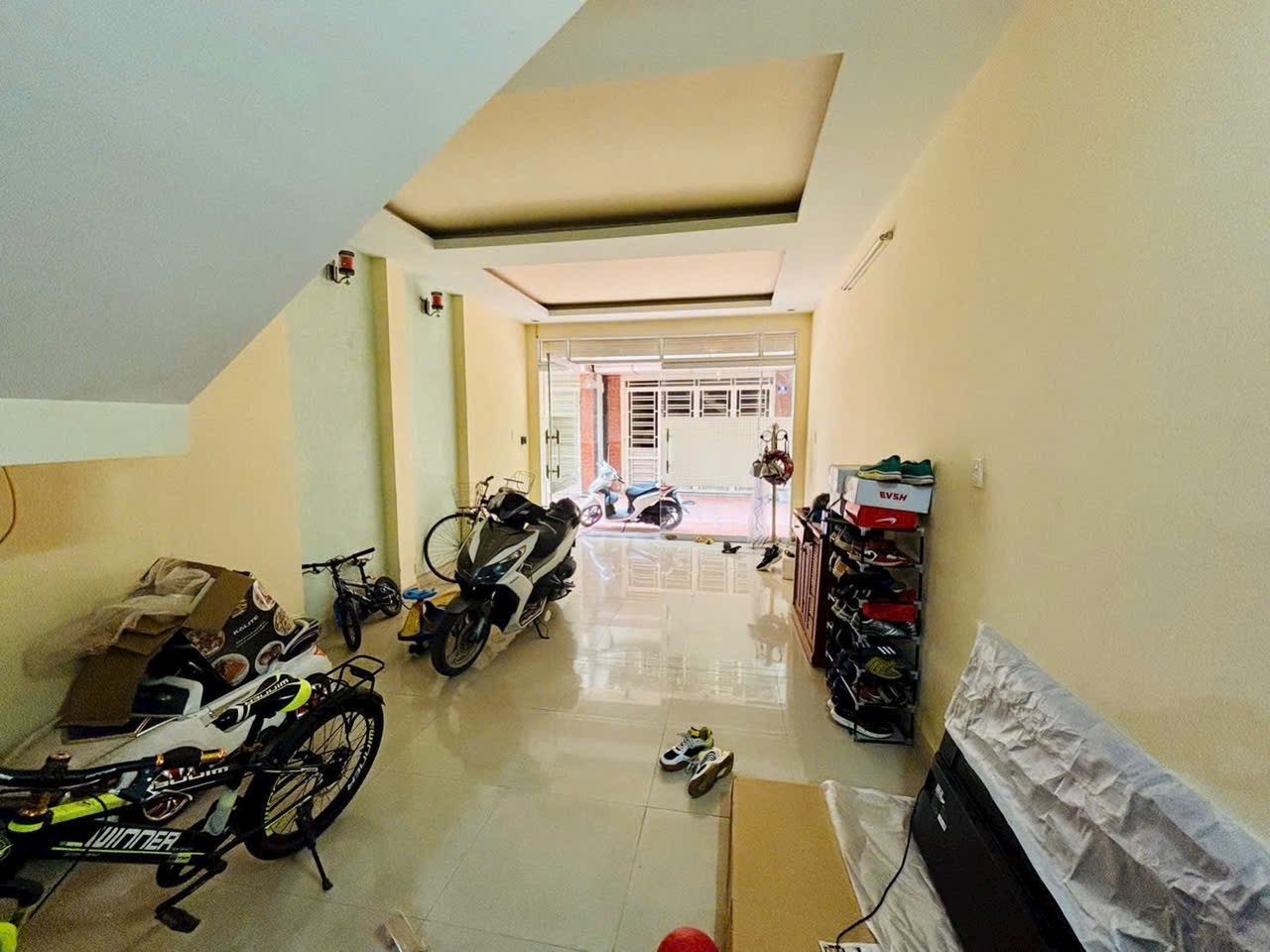 BÁN NHÀ KHU THIÊN LÔI - Ô TÔ VÀO NHÀ - 4 TẦNG DÂN XÂY CHẮC CHẮN - TIỆN ÍCH NGẬP TRÀN