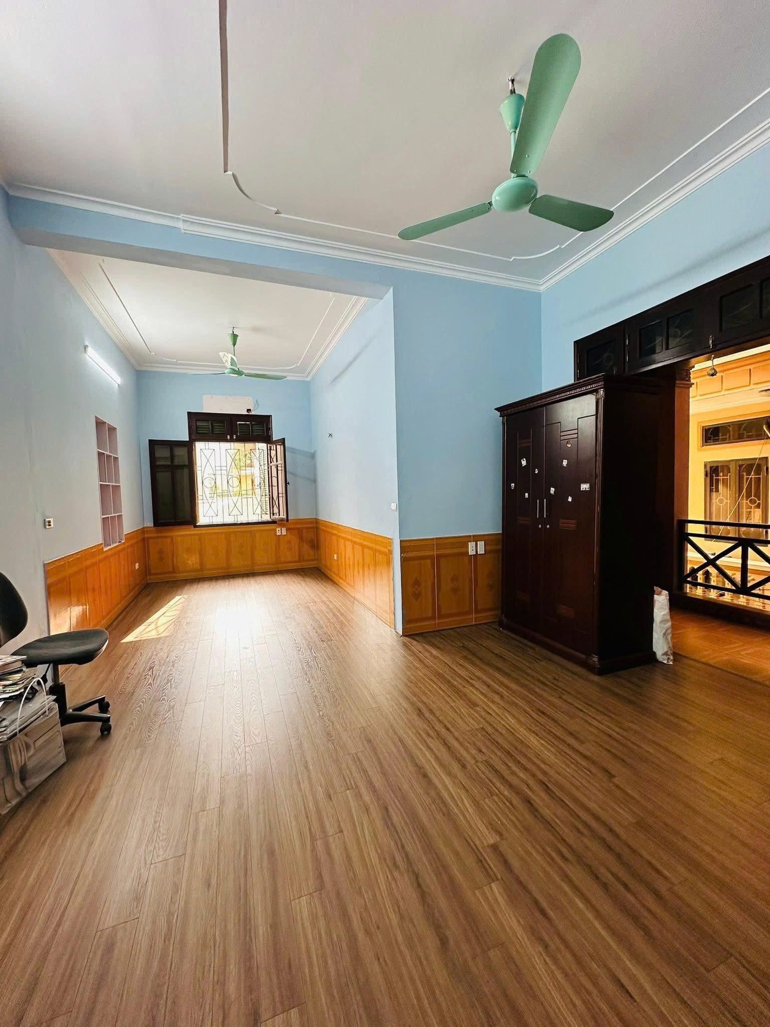Cho Thuê Nhà Ngõ 42 Thịnh Liệt - Hoàng Mai 80M² 3 Tầng 3 Ngủ - Full Đồ - Giá Thuê 11tr