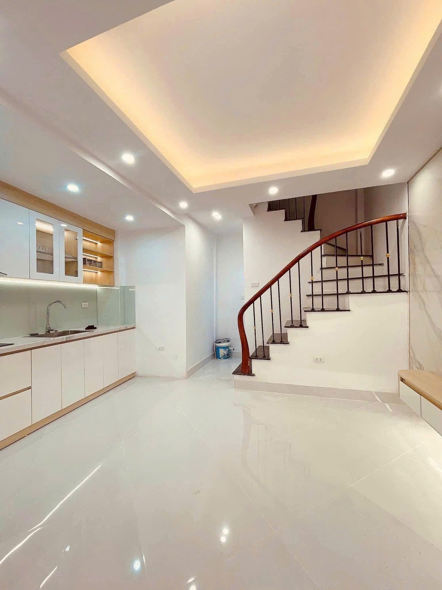 Cho Thuê Nhà Ngõ Thịnh Quang - Thái Thịnh 35M² 4 Tầng 3 Ngủ -  Full Nội Thất - Ngõ Ô Tô - Giá Thuê 12tr