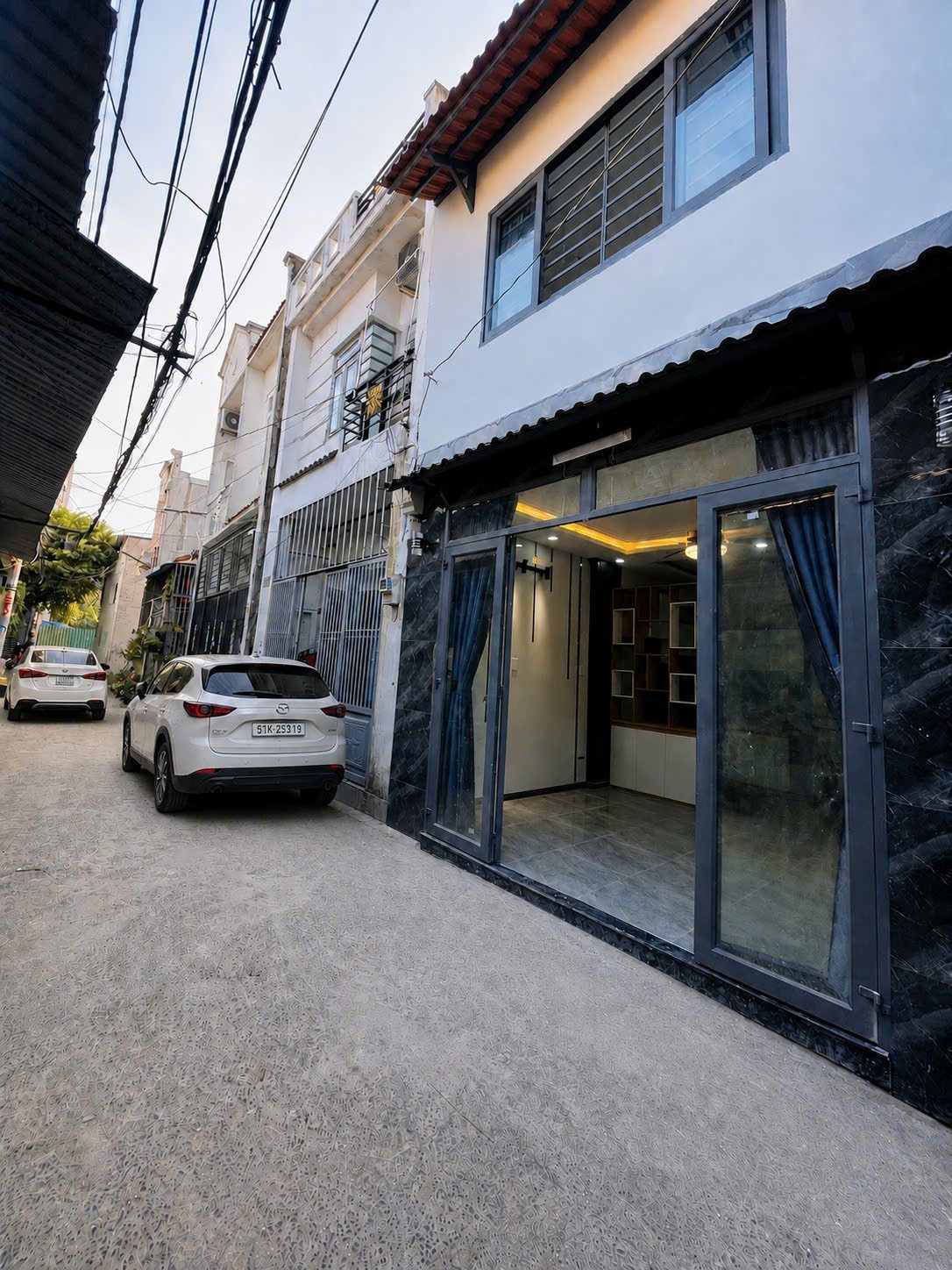 Nhà lầu 4,5x7m hẻm ô tô đường Lê Văn Khương ngay chợ Thiếc. Có 2PN 2WC, sân phơi. Giá 1,5 tỷ (còn bớt)