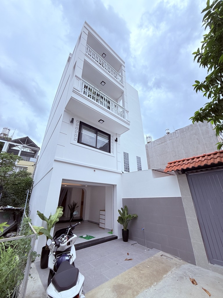 BÁN NHÀ MỚI TINH-HAI MẶT HẺM Ô TÔ NGỦ TRONG NHÀ, THỐNG NHẤT GV, FULL NỘI THẤT XỊN,NHỈNH 8T