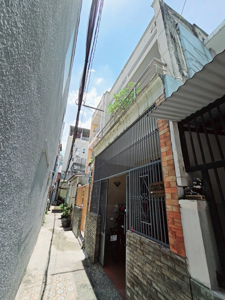 Bán nhà gần siêu thị, trường học, cityland
