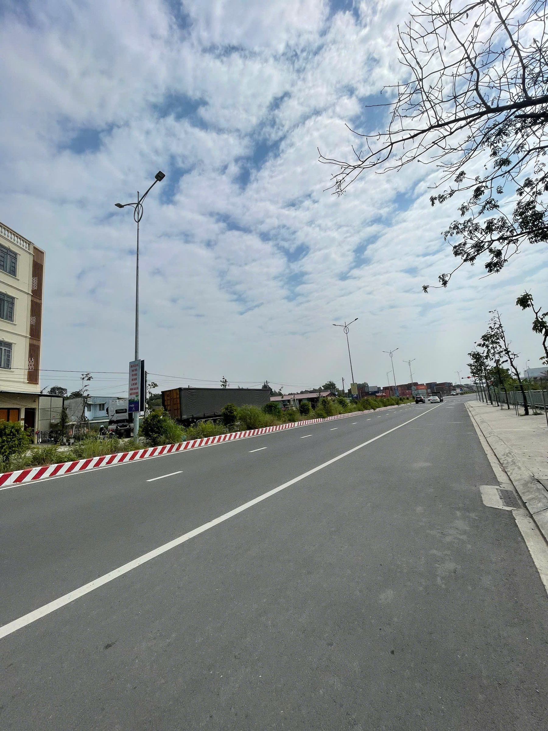 Chủ bán lô đất biệt thự 300m2 mặt tiền đường Thống Nhất (15*20m), KĐT Bình Nguyên