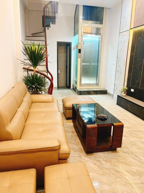 Bán nhà Thụy Khuê, Tây Hồ, 30m2 6 tầng thang máy full nội thất, 7.7 tỷ
