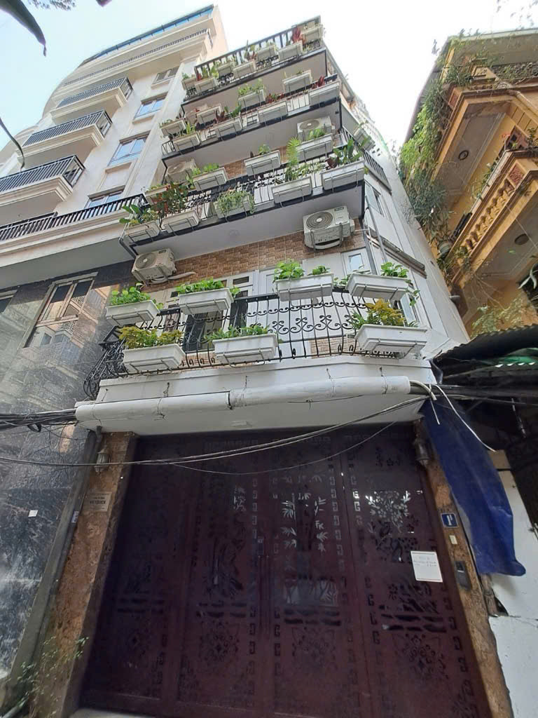 Gần hồ Tây - tòa nhà 150m 6 tầng thang máy - ô tô vào nhà - vừa ở vừa cho thuê chỉ 43 tỷ