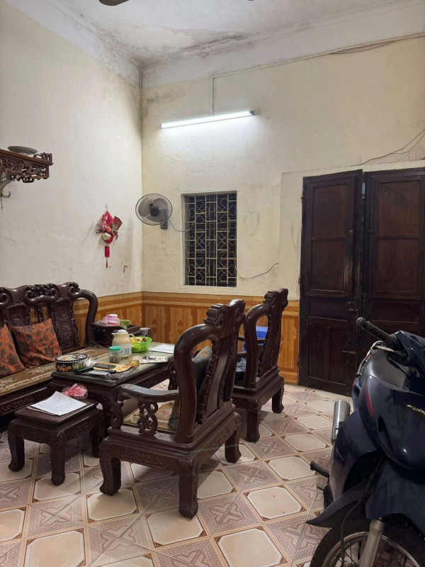Bán nhà Thuỵ Khuê (Tây Hồ) 40m, 2 tầng, mt 3.85m, giá 10.8 tỷ