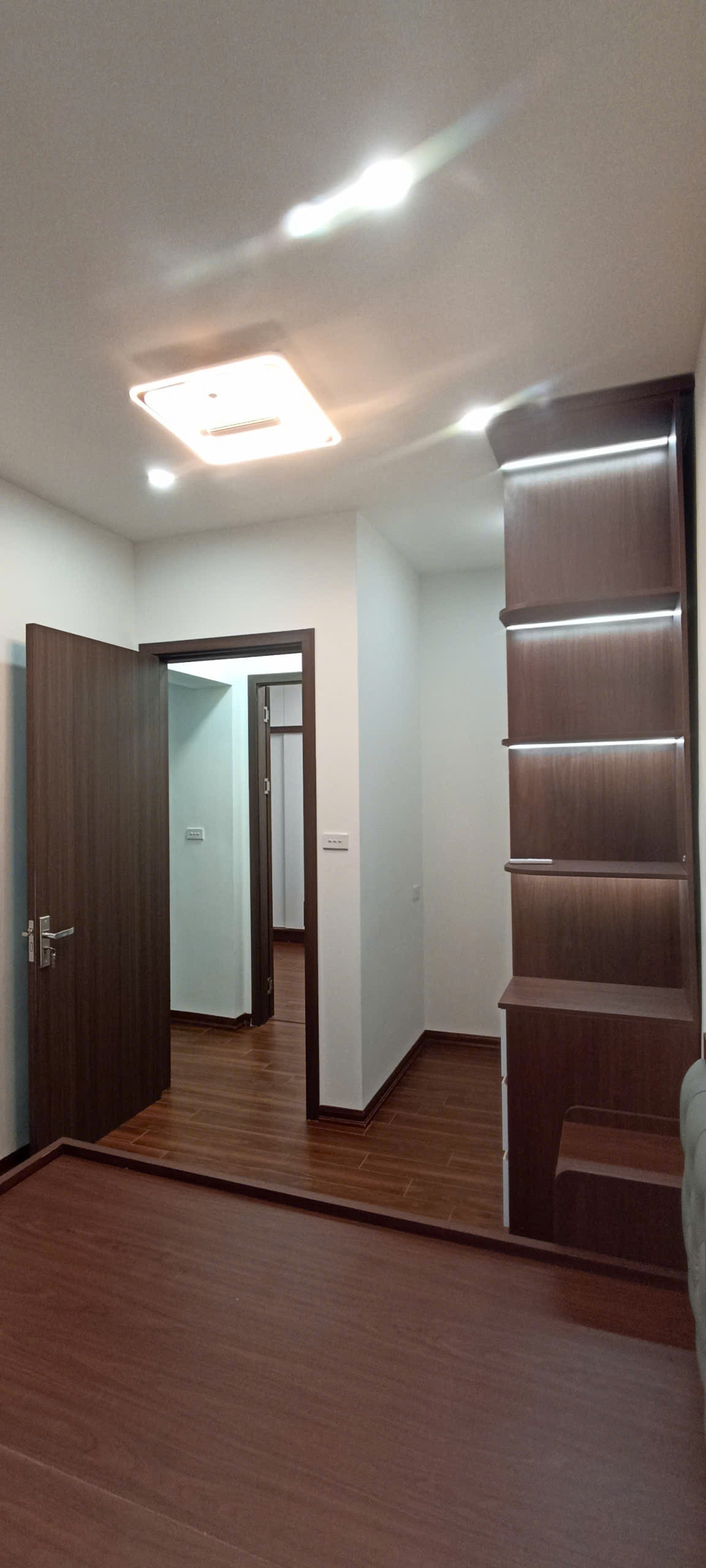 NHÀ HỒ TÂY ĐỦ CÔNG NĂNG. NHÀ MỚI, CĂN GÓC, SẴN Ở