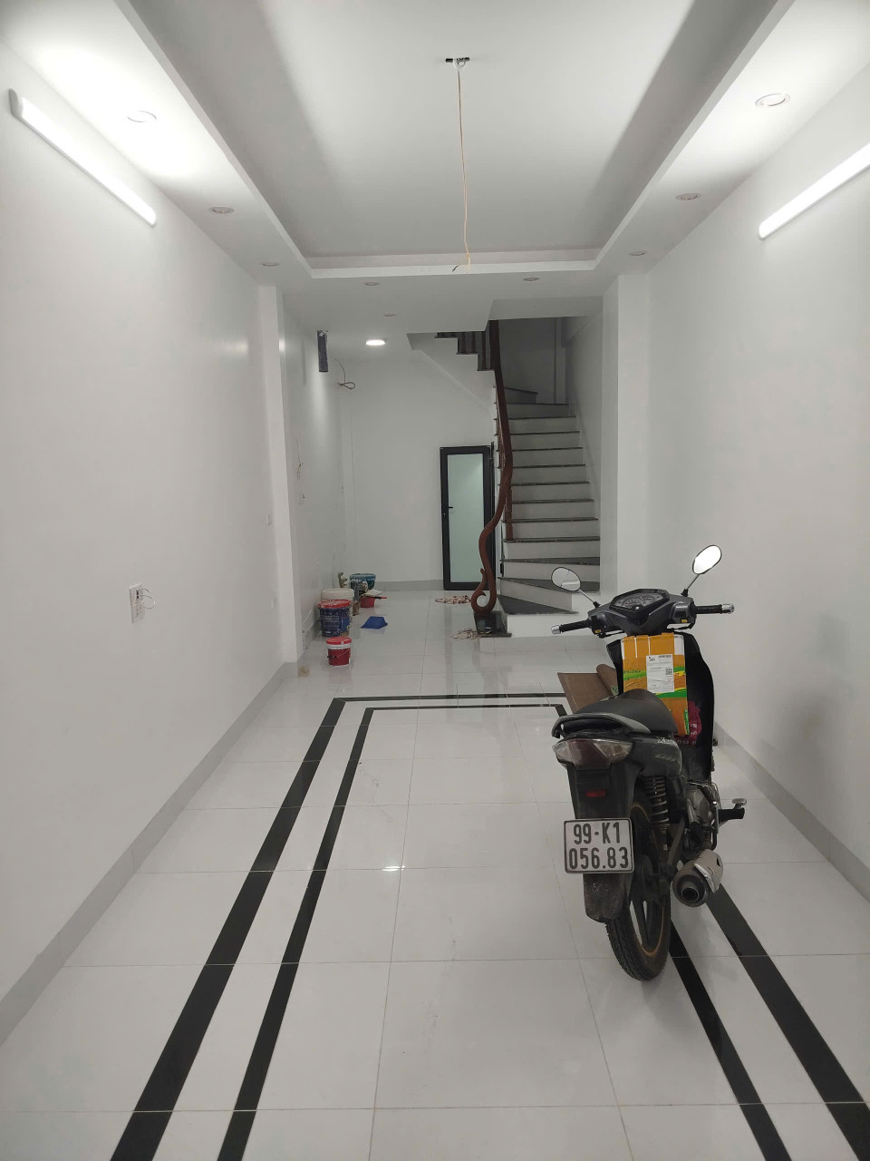 Cho thuê nhà nguyên căn mới kinh kong ngõ 100 Thúy Lĩnh, 33m2 x 5 tầng, 3 ngủ kk, 8 Triệu