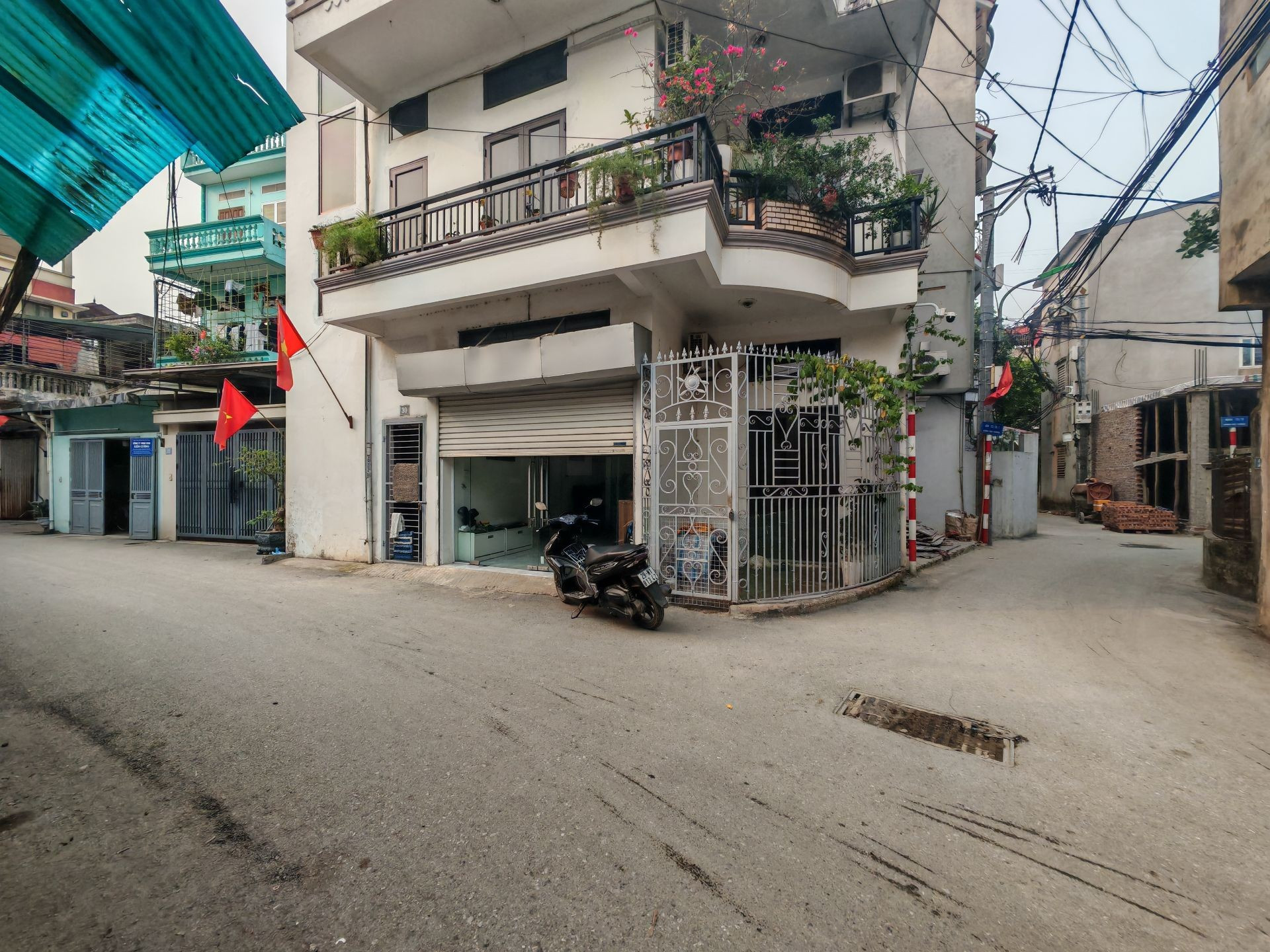 Đất Thuỵ Phương 70m, ngõ ô tô thông, xe 7 chỗ vào tận nơi, gần hồ và đại học lớn, giá 10 tỷ (có thương lượng)
