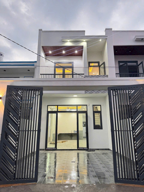 Bán nhà Lầu ngay ngã tư BẾN CÁ gần chợ Tân Bình