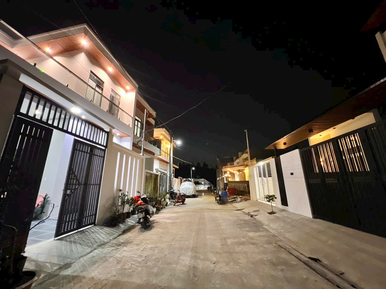 NHÀ BIỆT THỰ MINI - NGÃ TƯ TÂN TRIỀU P. TÂN TRIỀU TP BIÊN HÒA