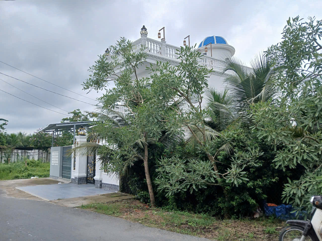 Gần Quãng Trường-TRUNG TÂM HÀNH CHÁNH Đồng Tháp MỚI! Nhà 2 tầng TÂN CỔ ĐIỂN đẹp RỰC RỠ.