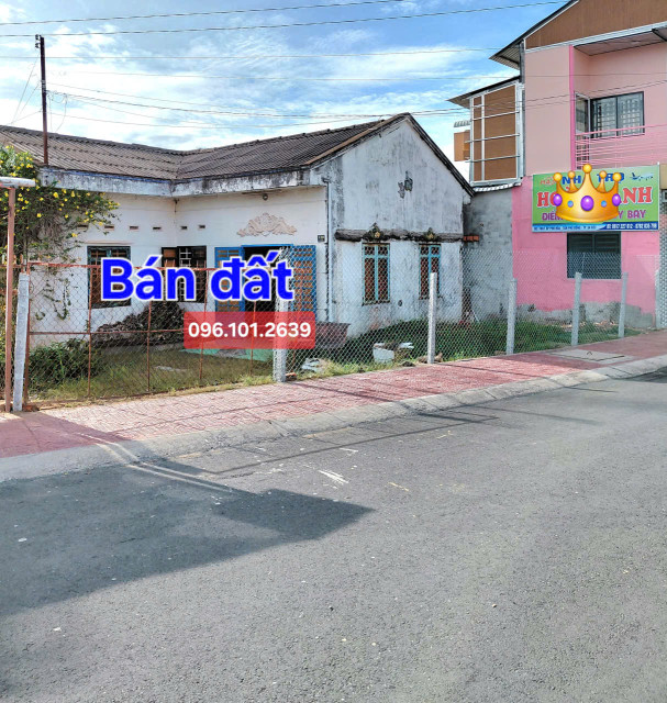 Bán Đất: Mặt Tiền ngay ngã 7 TP Sa Đéc