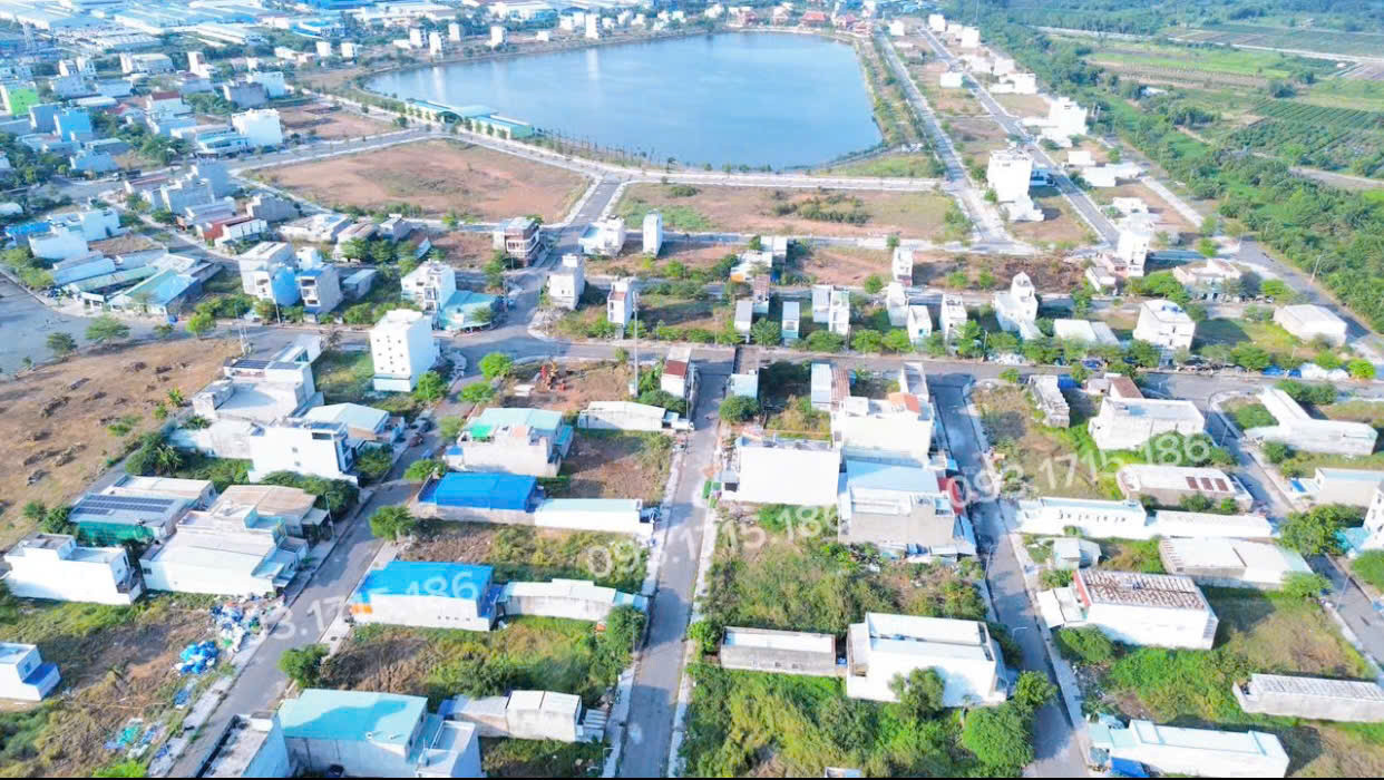 Bạn đang ao ước có một ngôi nhà yên bình nhưng vẫn gần trung tâm, đây chính là cơ hội tuyệt vời!
