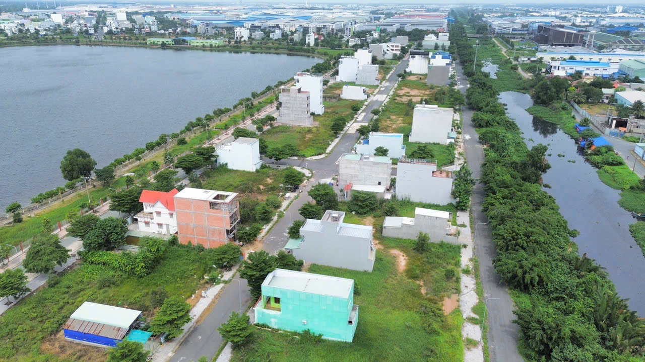 Chính Chủ Bán Gấp Lô Đất View Hồ 105m² – KDC Tân Đô, Sổ Sẵn