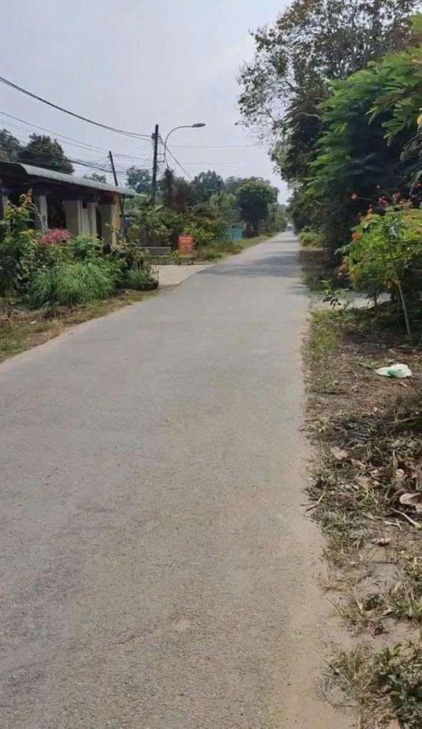 👉 Bán đất mặt tiền đường nhựa Nguyễn Thị Chắc. DT 21x43m , giá 9 tỷ.