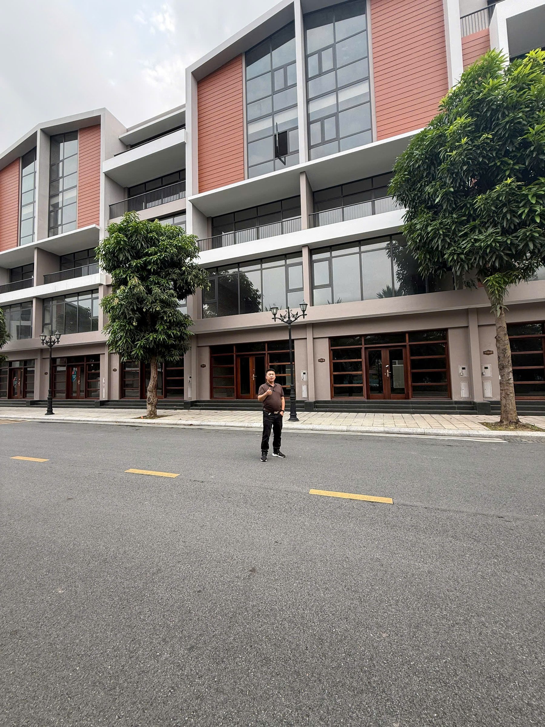 NHỈNH 20 TỶ Hàng Gốc chủ đầu tư căn Biệt Thự Song lập Kinh Đô 150m² – Giá SIÊU RẺ - SỔ ĐỎ VĨNH VIỄN