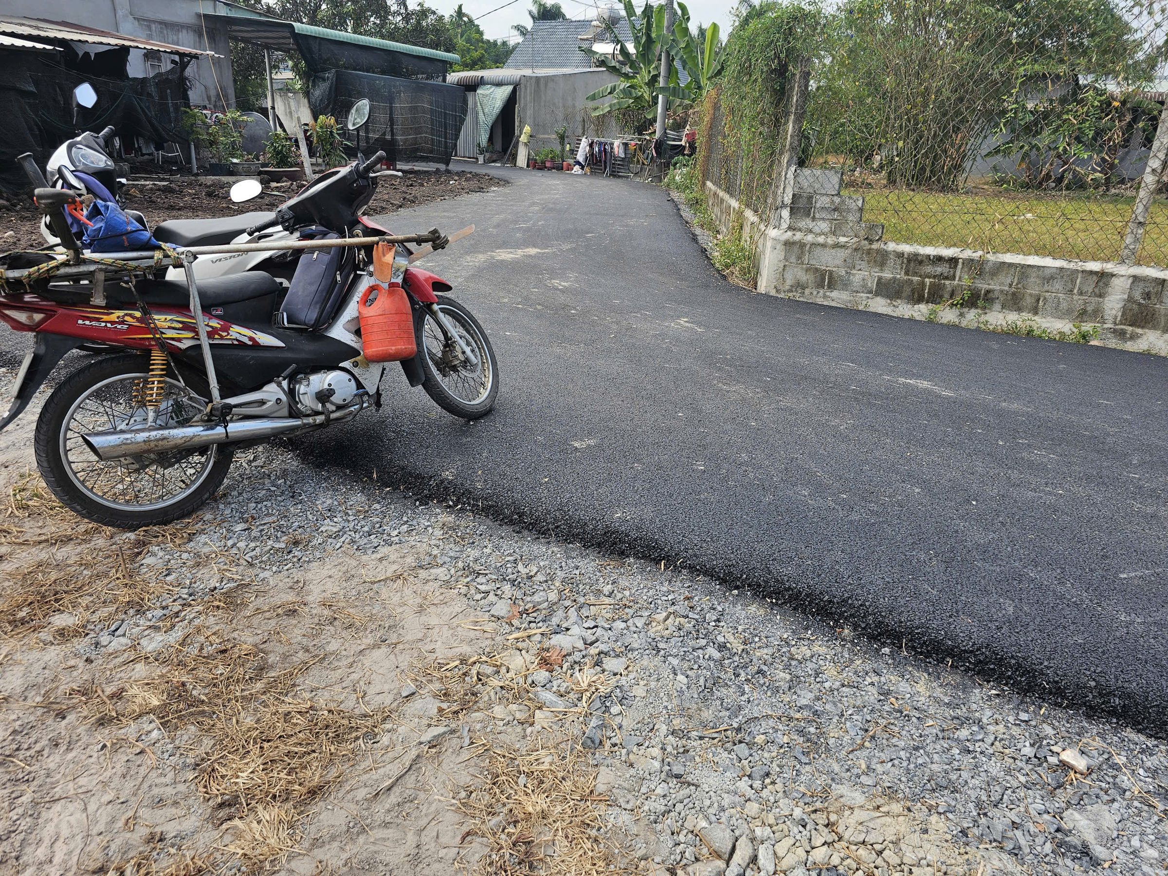 Bán 263m2 đất ngay trạm y tế , trung lập , sổ sẵn , đường 12m. đúng giá 1 tỷ 650.