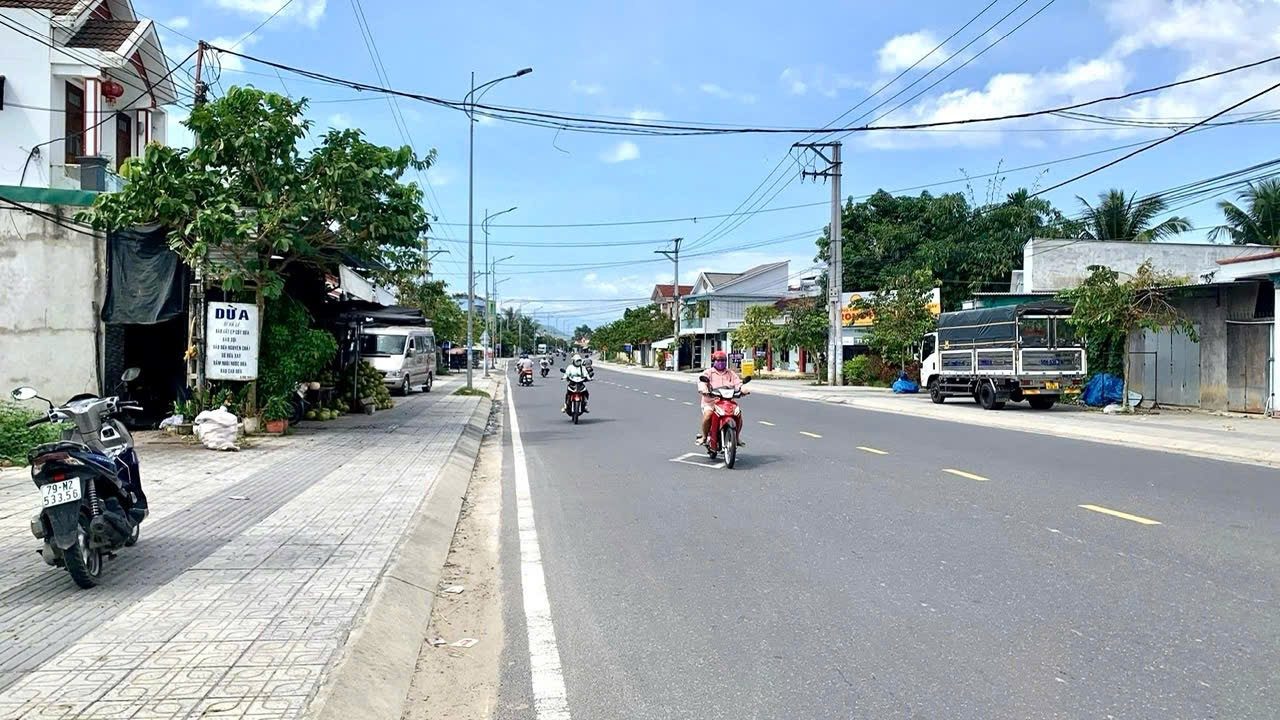 Đất Mặt Đường Tỉnh Lộ 2, Diên Khánh — Vị trí Trung Tâm — Thuận lợi đủ đường — Giá tốt