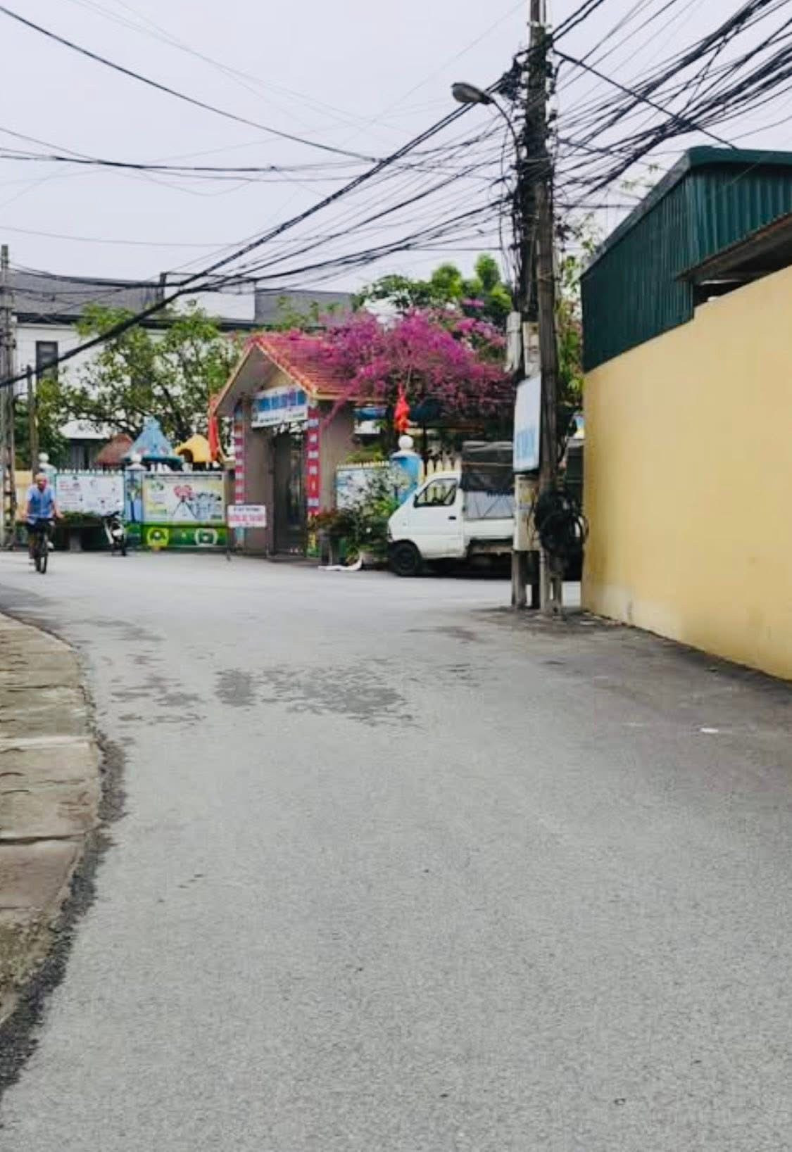 NHÀ ĐẸP VĂN MÔN -YÊN PHONG -NHÀ 2 TẦNG THIẾT KẾ HIỆN ĐẠI,ĐẦY ĐỦ CÔNG NĂNG ,CHỈ VIỆC XÁCH VALI VỀ Ở NGAY