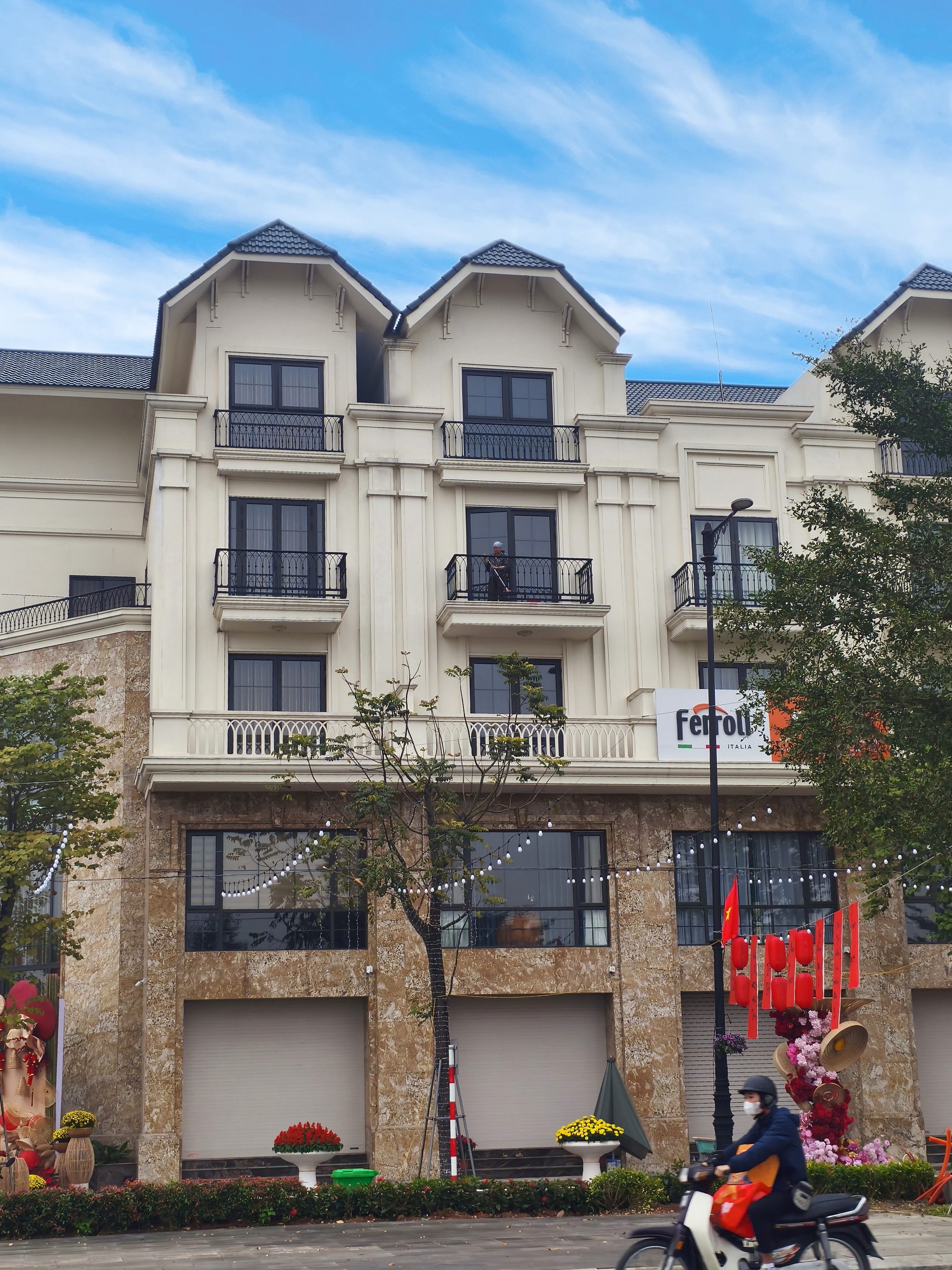 BÁN GẤP SHOPHOUSE MẶT ĐƯỜNG 286 - KIM ĐÔ CITY. SỔ ĐỎ SẴN KÉT. SANG TÊN TRONG NGÀY. KINH DOANH SẦM UẤT. 15 TỶ