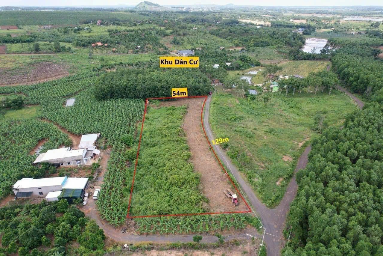 Bán lô đất Mt rộng 126m . toàn bộ quy hoạch kdc .thích hợp phân lô . tỉnh lộ 328