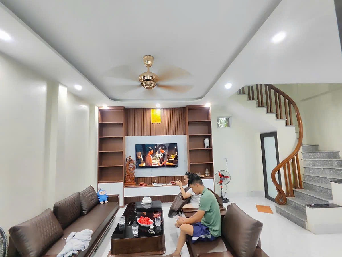 NHÀ ĐẸP DÂN XÂY TẠI CÁT QUẾ - NHỈNH 4đ