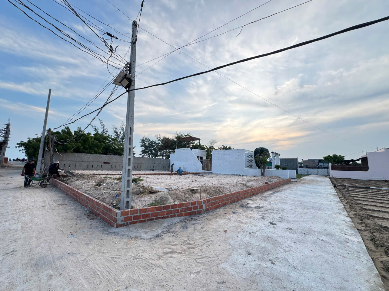 BÁN ĐẤT CÁCH BIỂN 60m - NGAY KHU DU LỊCH HÒN ĐỎ
