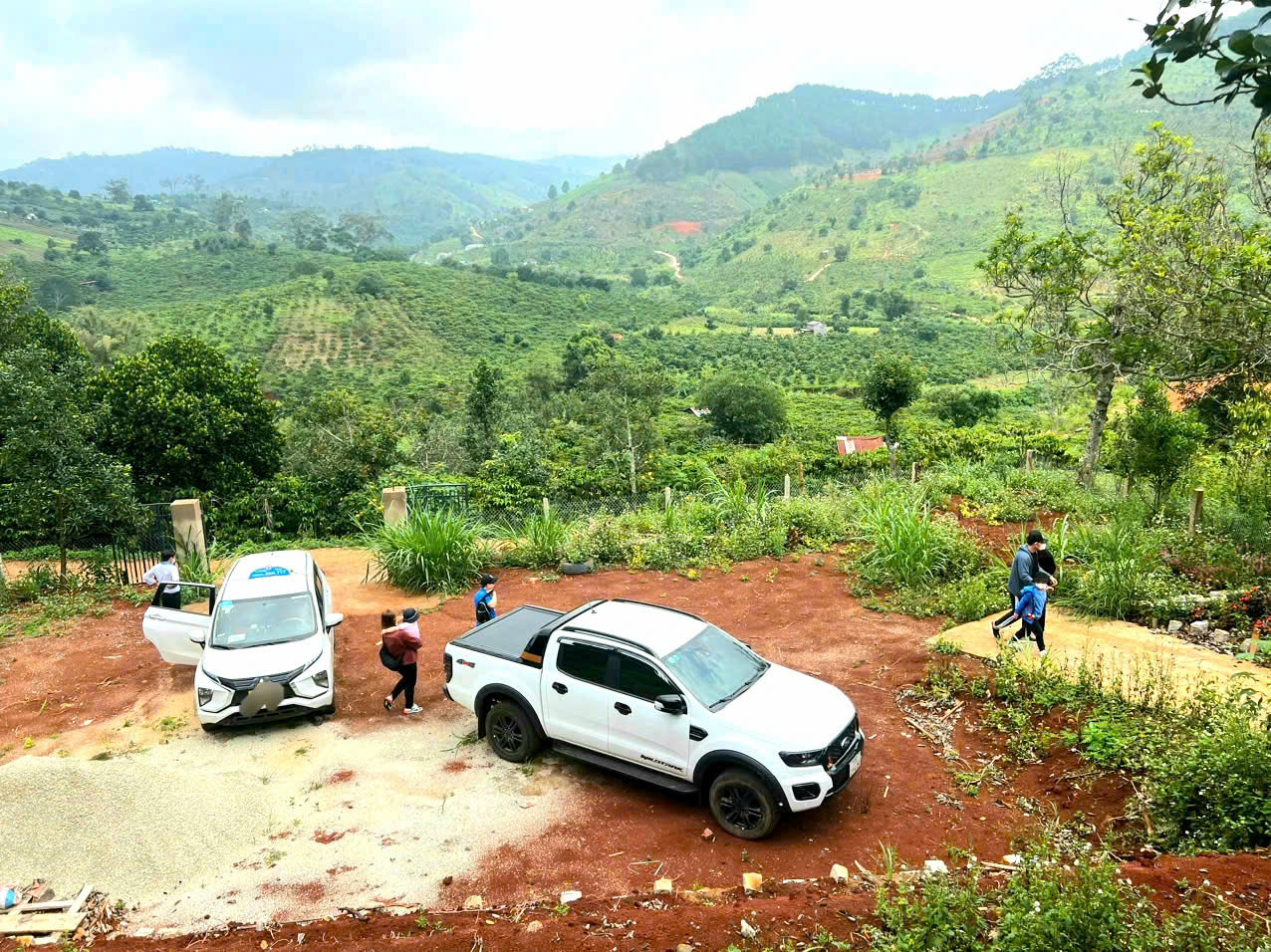 Bán gấp homestay sân vườn view đẹp gần khu du lịch Hồ Trên Mây ngay chân đèo Tà nung