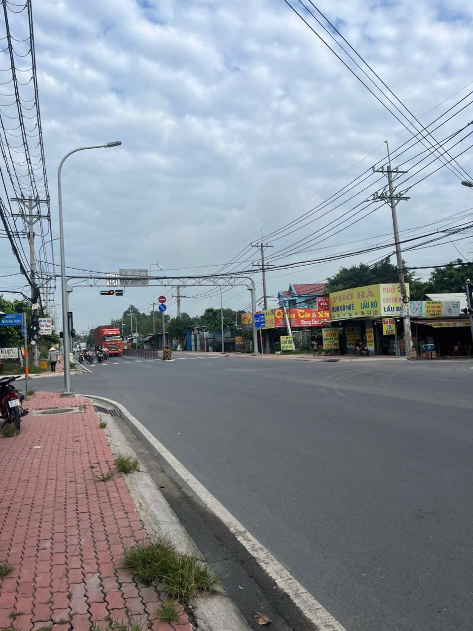 Đất mặt tiền Tỉnh Lộ 8.Hàng hiếm. Ngay ngã 4 đường Huỳnh Minh Mương và Tỉnh Lộ 8