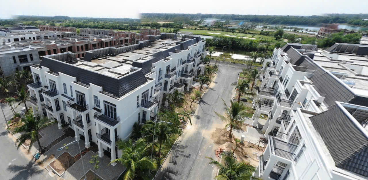 1 TỶ 2 - BÁN LÔ 90M2 VỊ TRÍ TRUNG TÂM THƯƠNG MẠI HƯNG LONG RESIDENCE