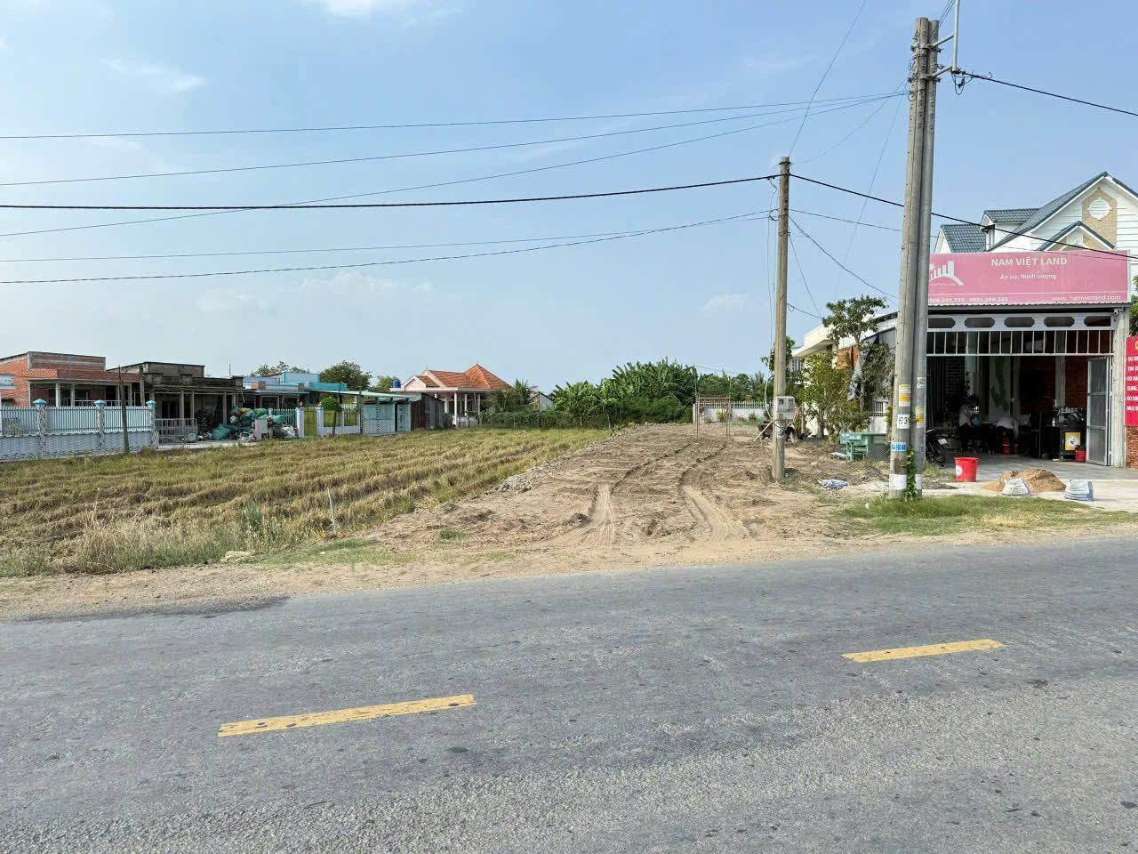 BÁN ĐẤT THỔ MẶT TIỀN ĐƯỜNG 826B