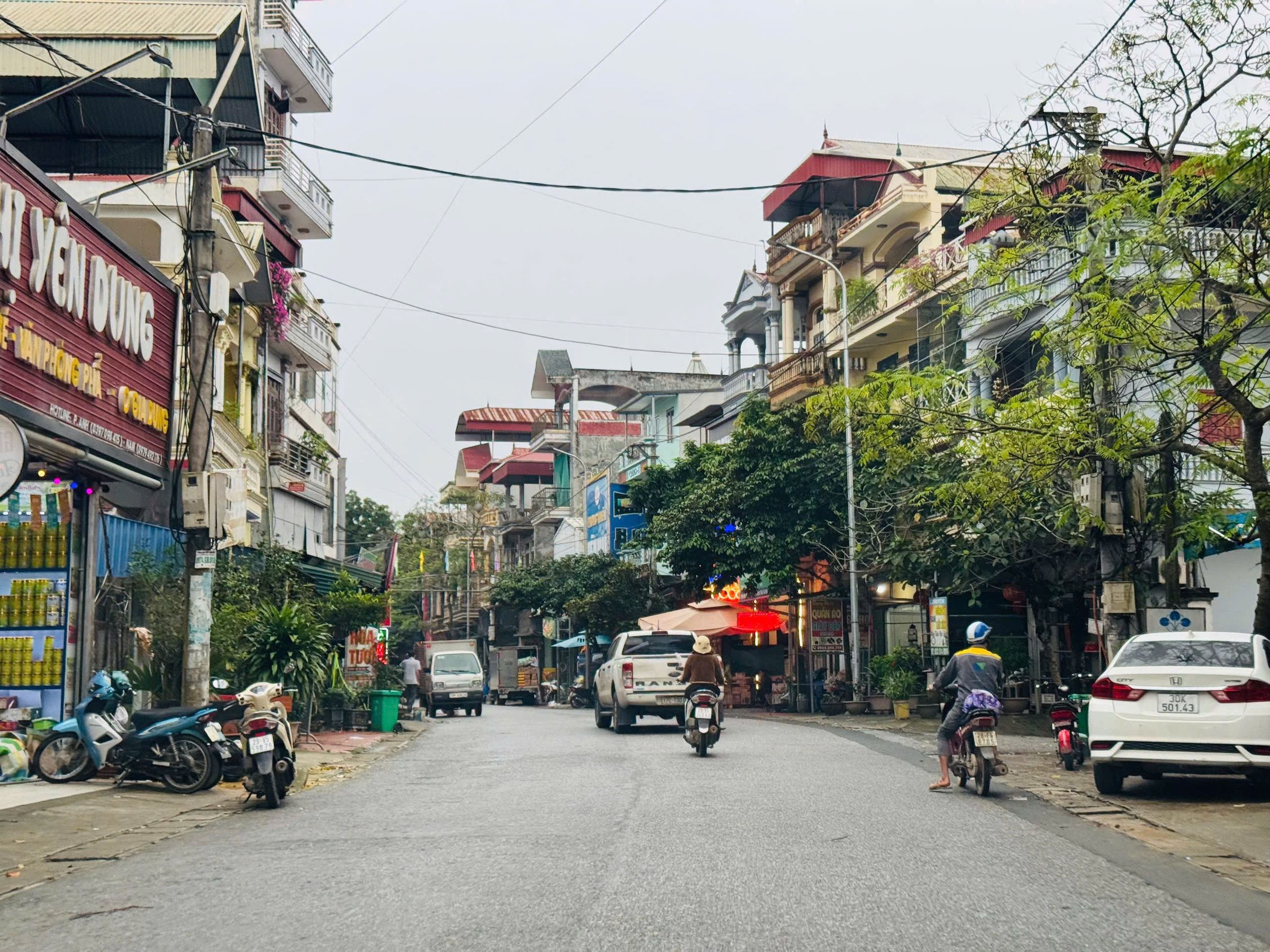 LÔ GÓC 3 MẶT TIỀN ĐƯỜNG GẦN TRƯỜNG GẦN CHỢ GẦN UB YÊN XUÂN -  GIÁ TỐT
