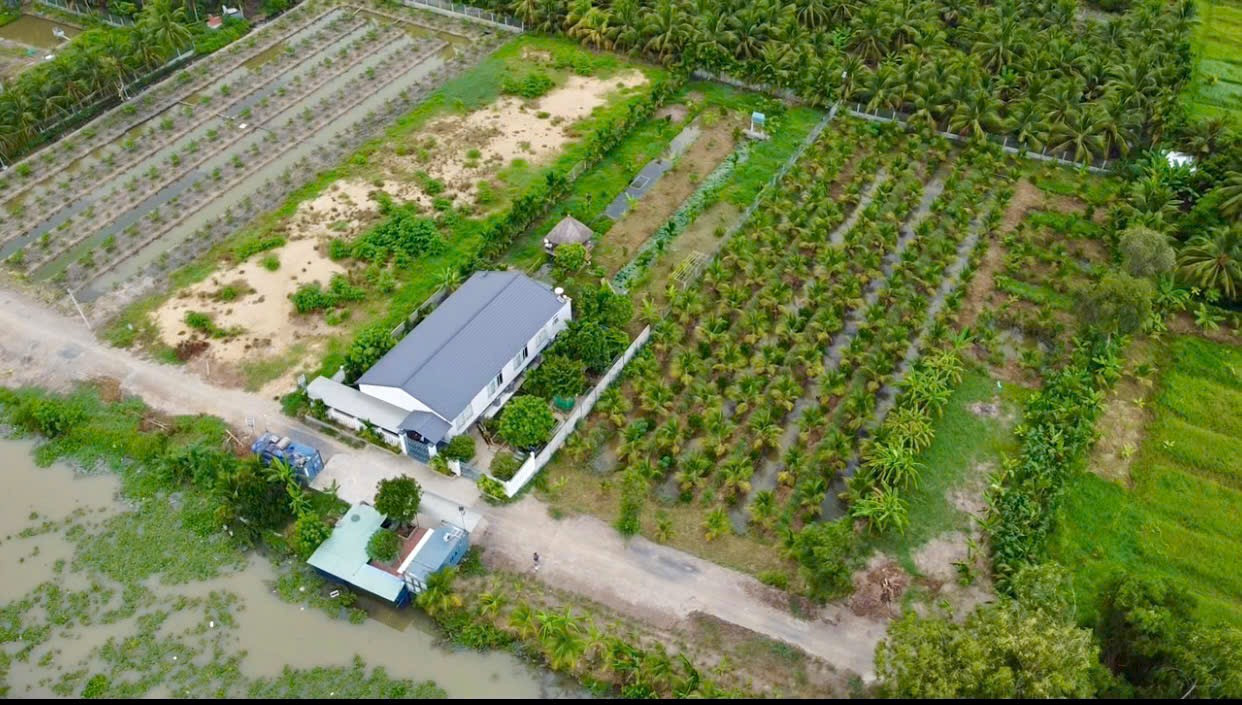 Bán nhà vườn view sông gần chợ Bưng