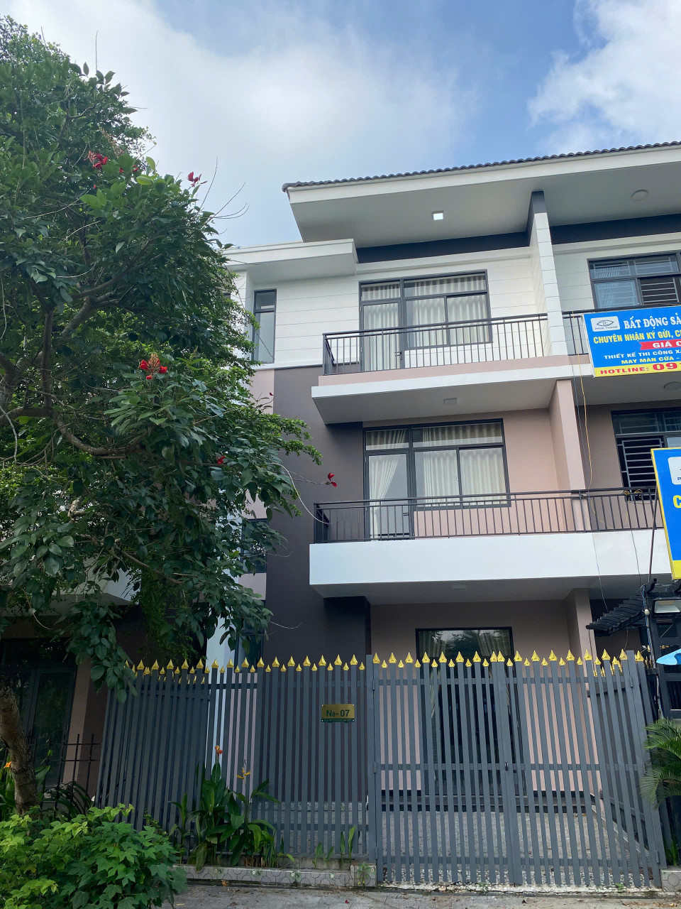 Bán Biệt Thự Phố 6x15m, 1 Trệt 2 Lầu, Giá 3,6 Tỷ (Thương Lượng)