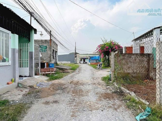 bán gấp lô đất mặt tiền đường Tỉnh Lộ 9 gần Ngã 3 Mỹ Hạnh vào 50mét mỹ hạnh bắc