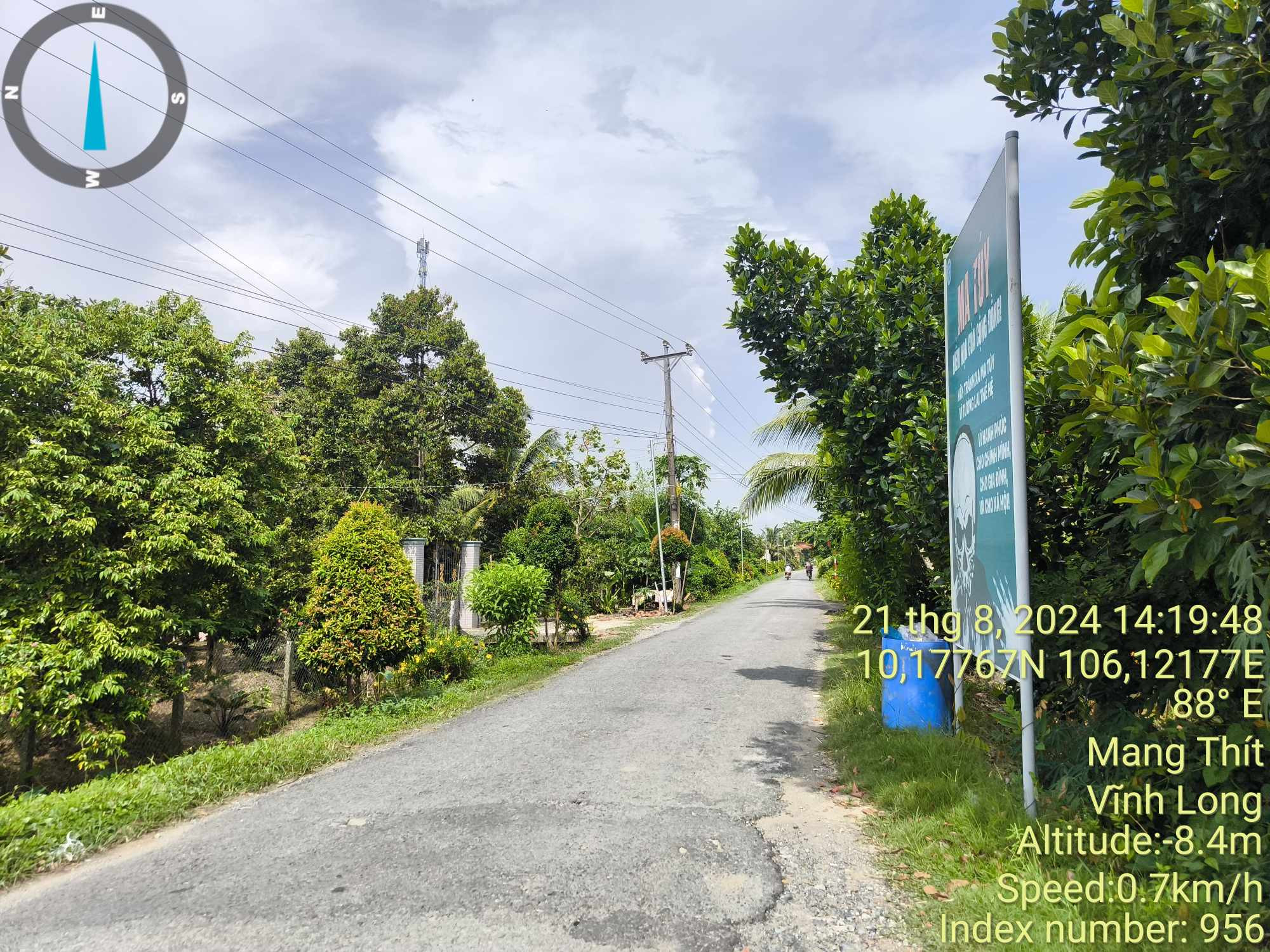 Cần tiền bán gấp đất + nhà mặt tiền đường tỉnh 903  cách trung tâm hành chính TT Cái Nhum # 200m. full thổ cư
