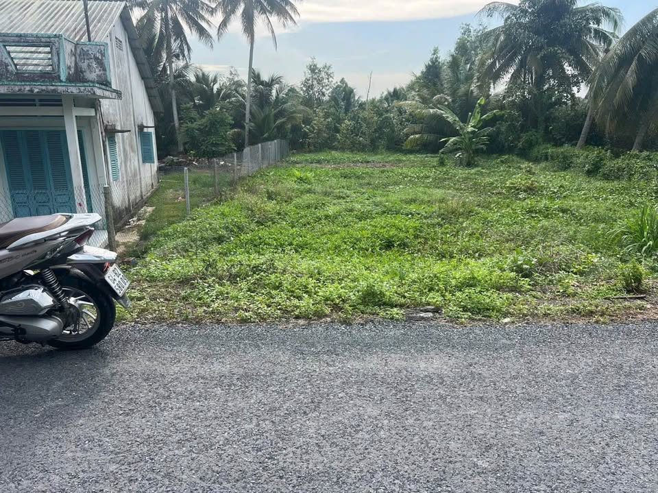 Cần bán 3,6 ha  công đất mặt tiền giáp lộ nhựa 5 tấn Mỹ Thạnh Trung-Tam Bình-VL