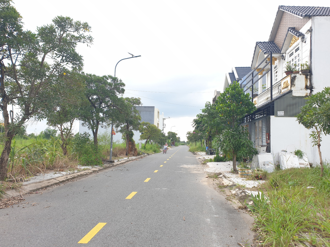 Lô đất mặt tiền đường chính KDC Bình Mỹ Center, xã Bình Mỹ, Củ Chi, 85m2, 5x17, sổ cầm tay, 2.2 tỷ