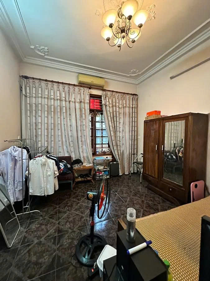 Bán nhà 3 tầng mặt phố Tô Hiệu, 55m2, mặt tiền 3.9m, vị trí đẹp, kinh doanh sầm uất, giá 25 tỷ