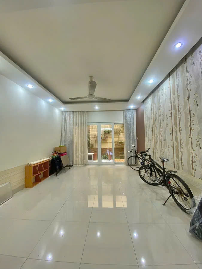 Nhà 4 tầng Mặt tiền Tô Hiệu, 100m2, 5PN, vừa ở vừa KD đỉnh, giá chỉ 17.5 tỷ TL