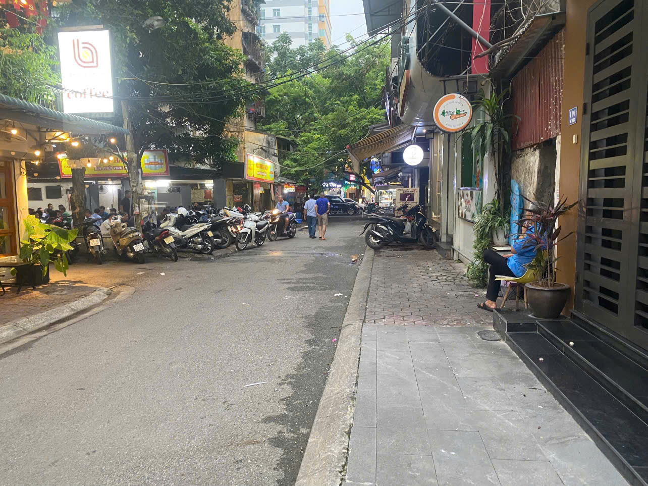 Chính chủ cho thuê mặt bằng kinh doanh tầng 1 và cho thuê phòng trọ tại số 102 ngõ 26 Tô Hiệu, Nghĩa Tân, Cầu Giấy, Hà Nội
