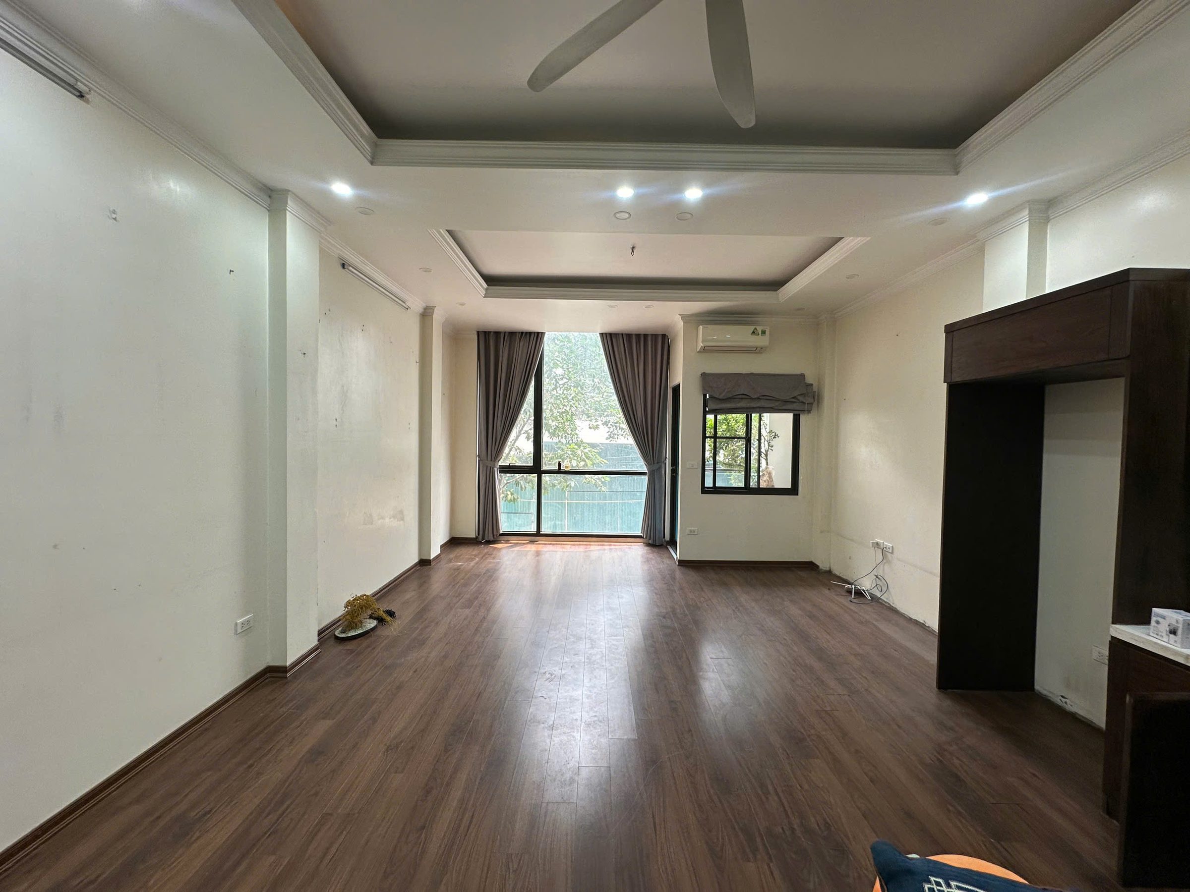 Cho thuê sàn văn phòng Vạn Phúc 50 m2 gía chỉ. 6 tr/tháng