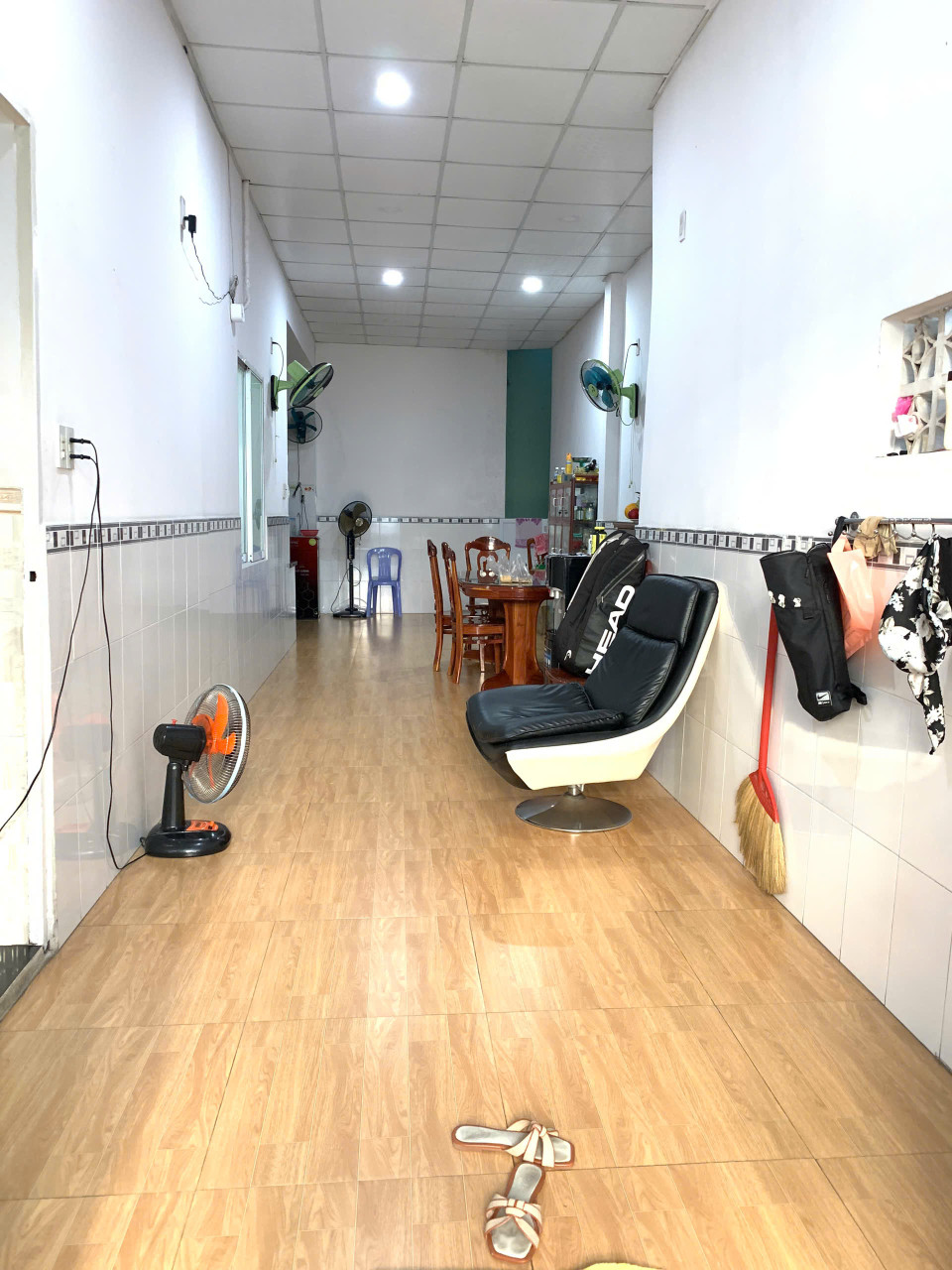 Bán Nhà Mặt Tiền Âu Cơ-Phước Tân
DT: 201m2 ngang 11m nở hậu
Giá Bán: 23Tỷ Có TL
LH: e Hải