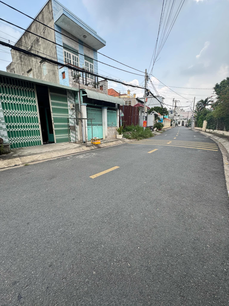 Ngay TT Hóc Môn, Đường nhựa 10M, Kinh doanh, 55M2, giá tốt 3,25 tỷ